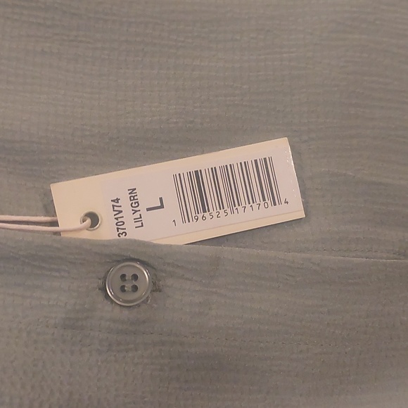 BNWT light green blouse - Picture 4 of 4